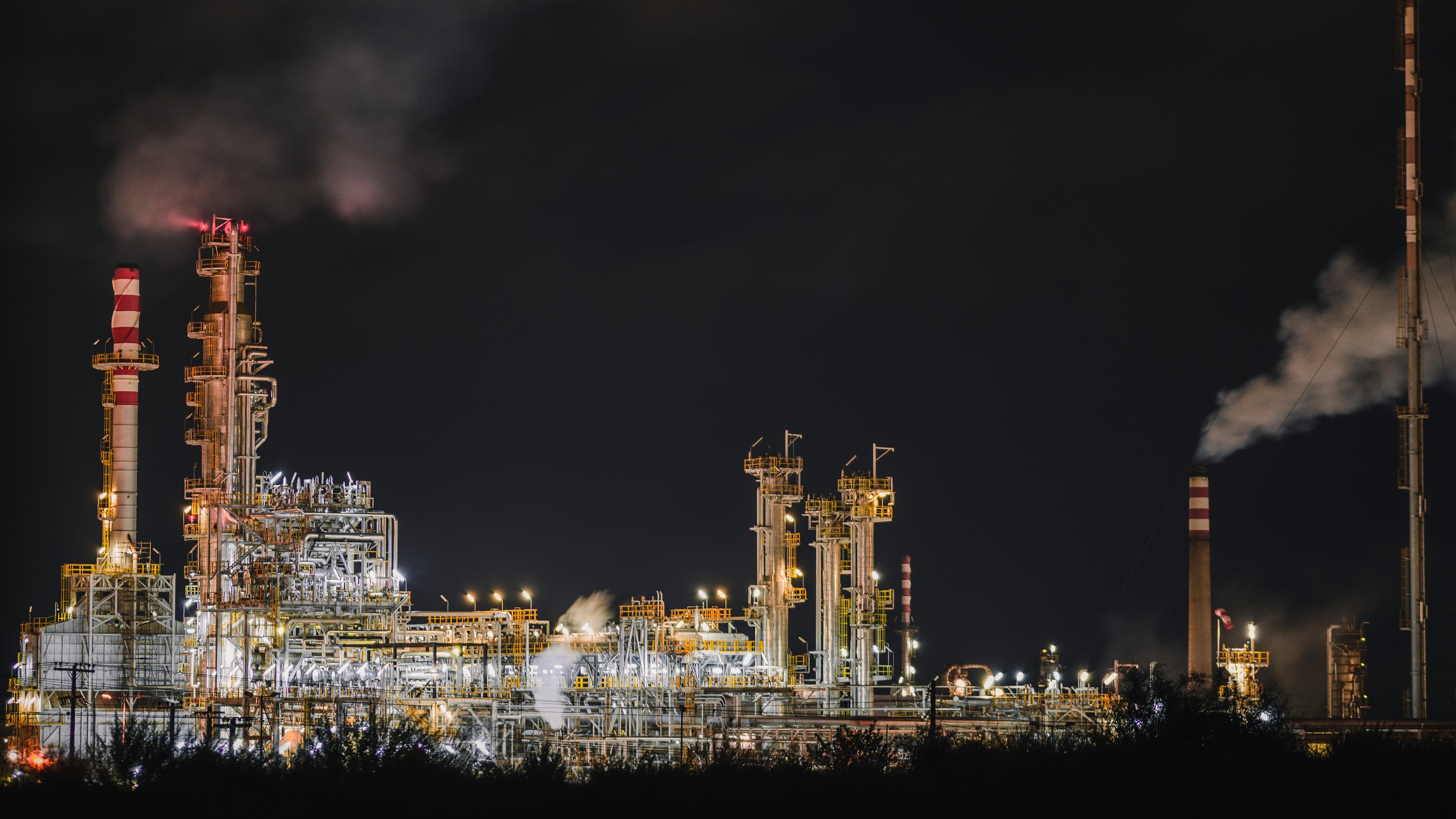 سامانه پایش محیط زیستی پتروشیمی و پالایشگاه